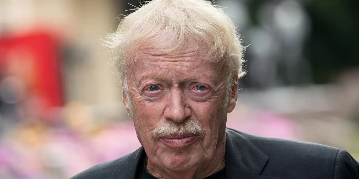 Phil Knight net worth