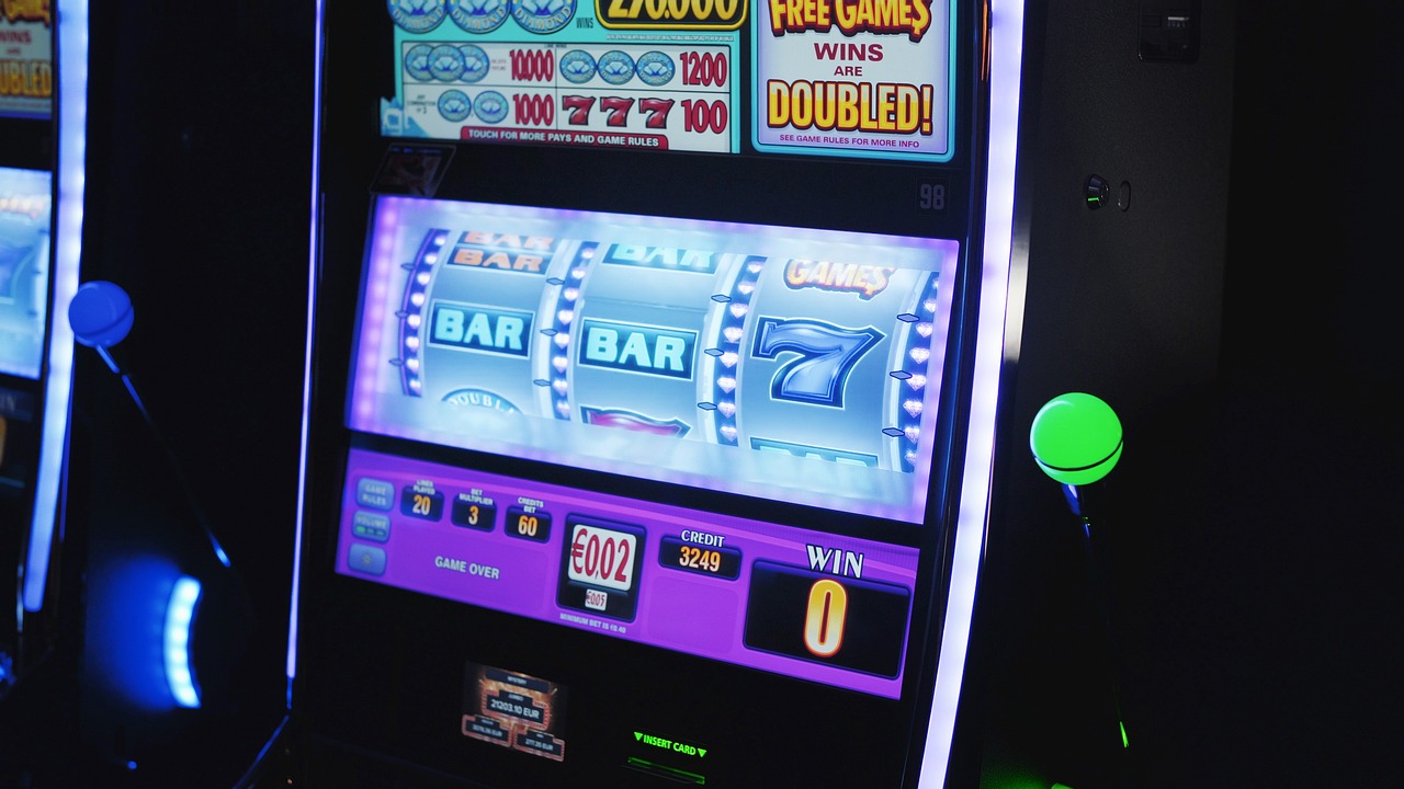 What are Slot Machine Paylines?