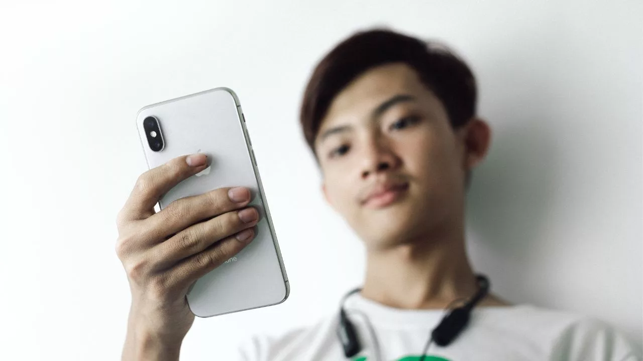Logout of Instagram on iPhone